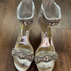 Antonio Melani Sadina silver 7.5 heels